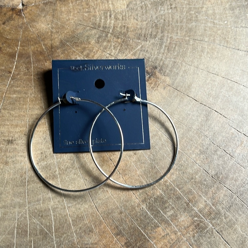 Belk silverworks earrings. J11